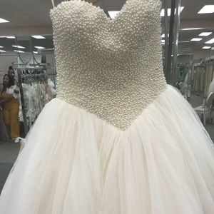 Wedding dress